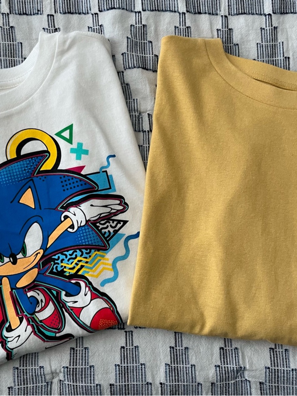 Sonic Graphic White Tee & Mustard Pikachu Crewneck - Kids